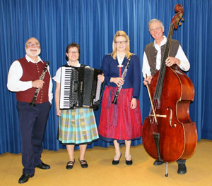Das Ensemble "Vierklang" mit von links: Manfred-Andreas Lipp, Stefanie Saule, Heike Mayr-Hof und Rudolf Heinle.